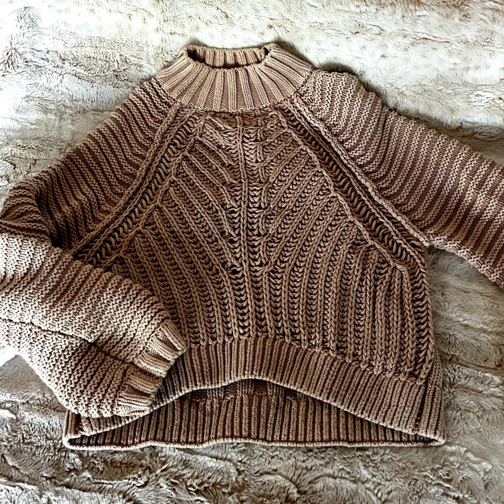 Free People beige knit sweater XS